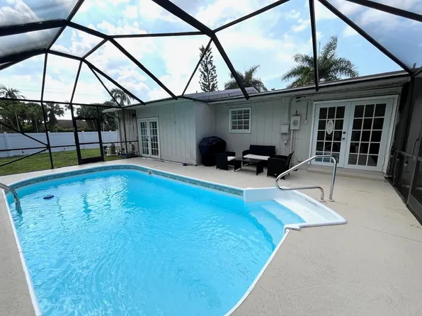 432 La Mancha Ave, Royal Palm Beach, FL 33411