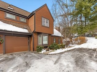 7 Valley View Dr, Basking Ridge, NJ 07920