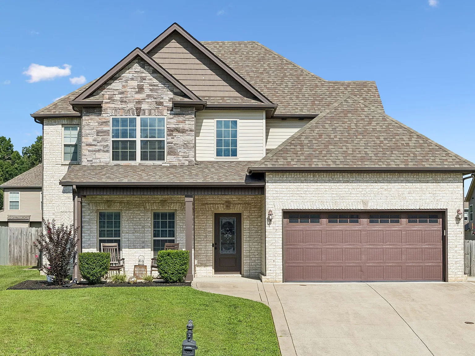 4 bed, 2.5 bath, 2158 sqft, $2,500 — Photo 1