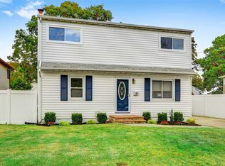 161 Park Ave, Deer Park, NY 11729