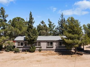 6374 Agoura Rd, Phelan, CA 92371
