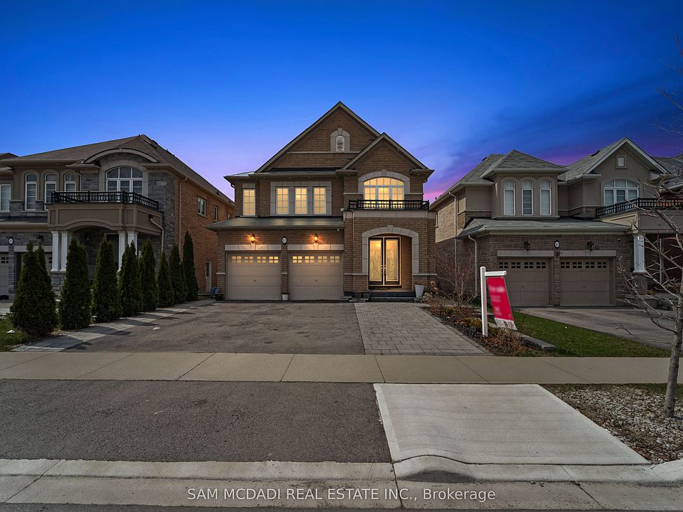 1st image of 23 Chaumont Dr