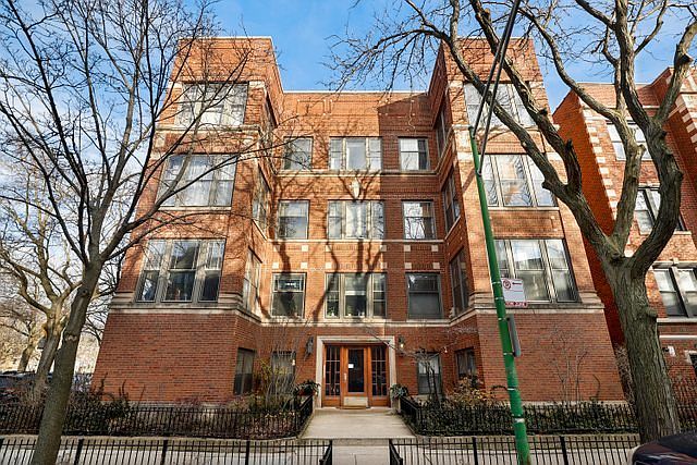 1st image of 930 W Ainslie St APT 4