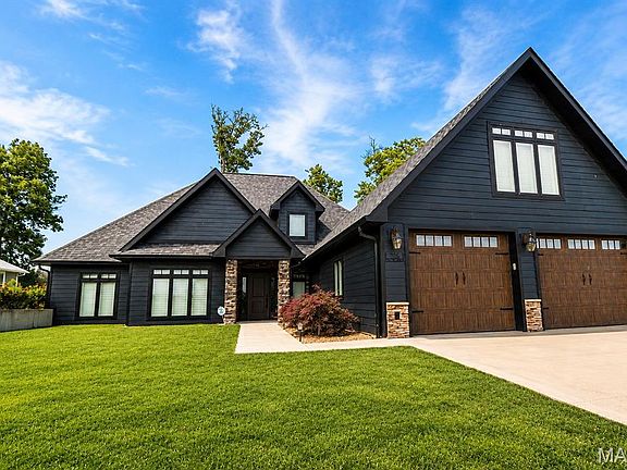3rd image of 394 Violet Ln