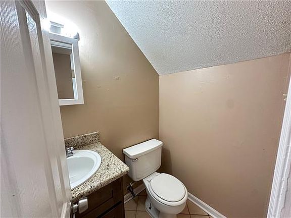 4th image of 1656 Alexander Ct APT B