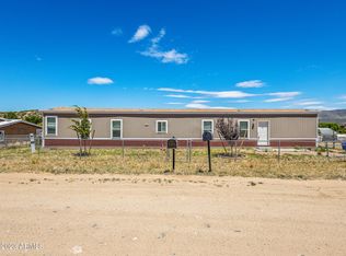 18401 S Frontier Rd, Peeples Valley, AZ 86332
