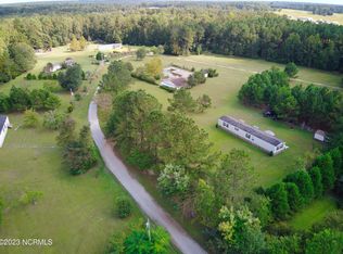 17 Harbour Dr, Tabor City, NC 28463