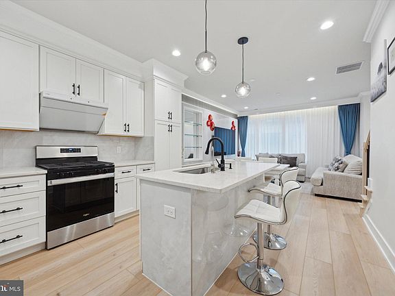 4th image of 3001 Sedgeview Walk #148