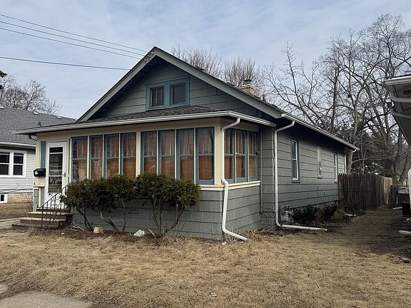 2nd image of 1519 Price St