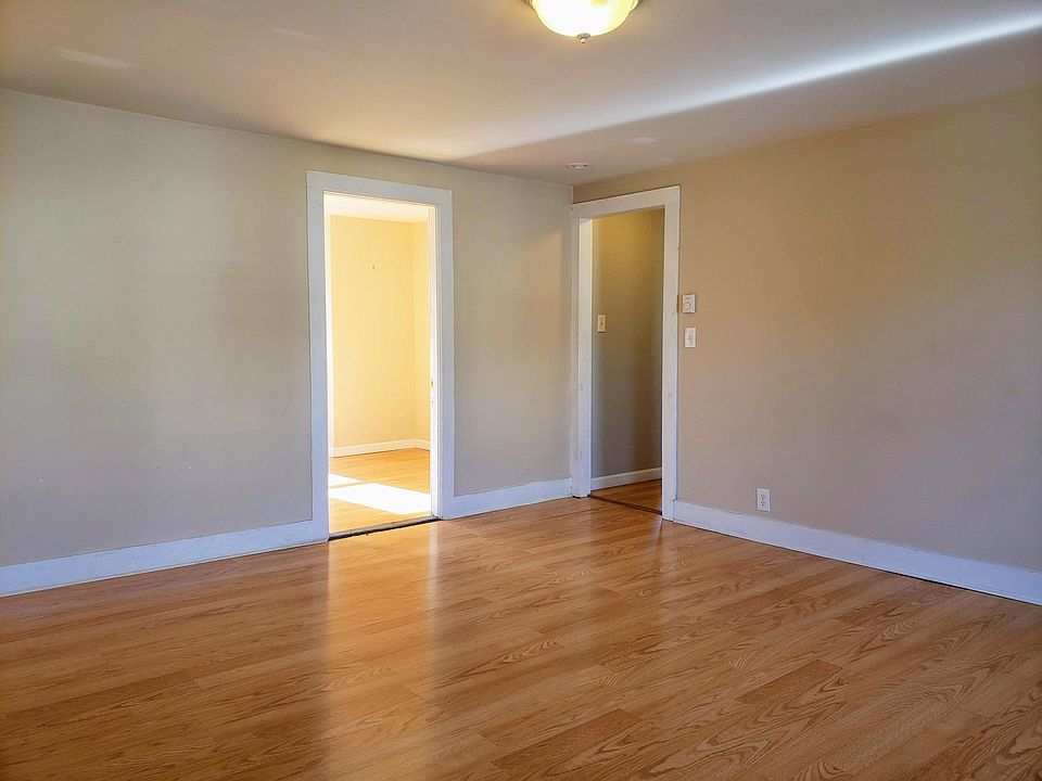 1st image of 12 Lincoln Ave #2