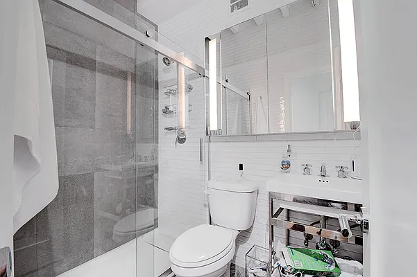 Rented by Urbane Brokerage | media 38