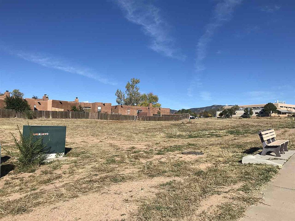 2nd image of 2750 Galisteo Rd