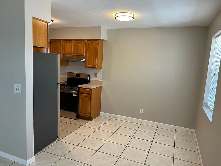 2502 Bay Blvd #6 — Photo 9