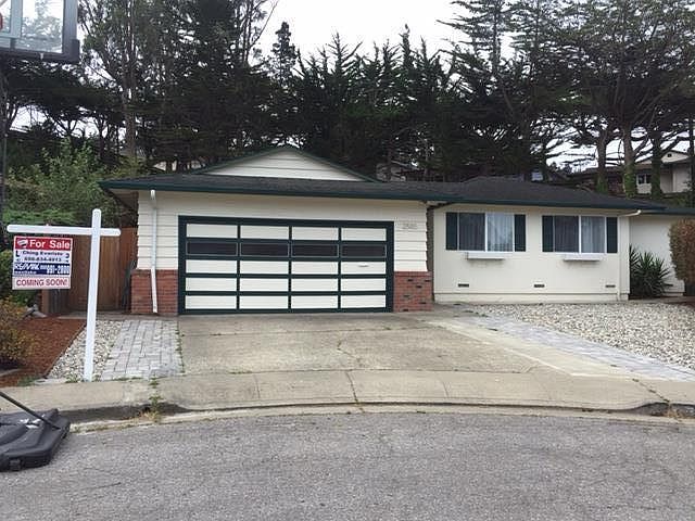 1st image of 2585 Wentworth Dr