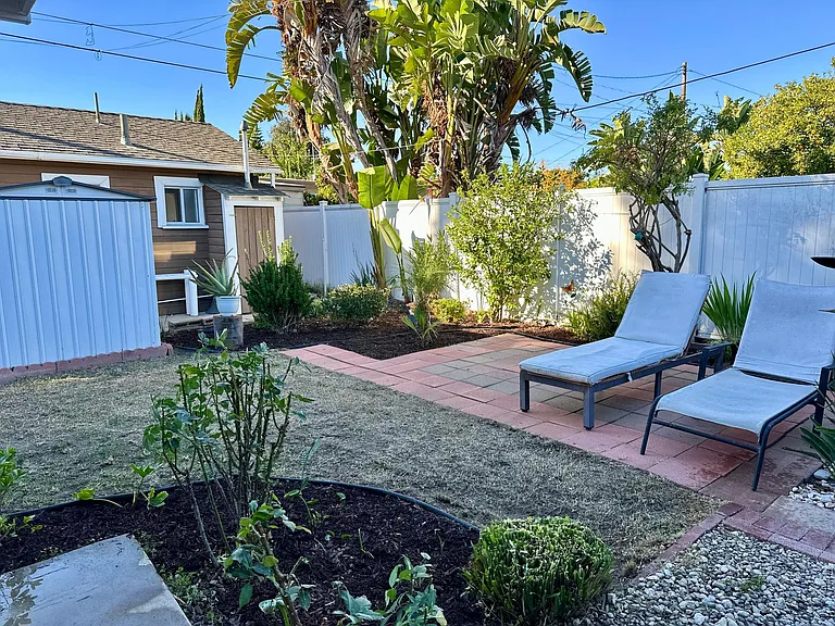 2133 N Buena Vista St — Photo 58