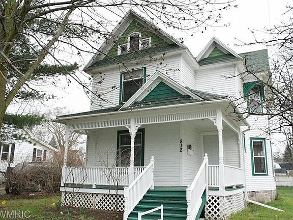 2nd image of 812 W Lincoln Ave