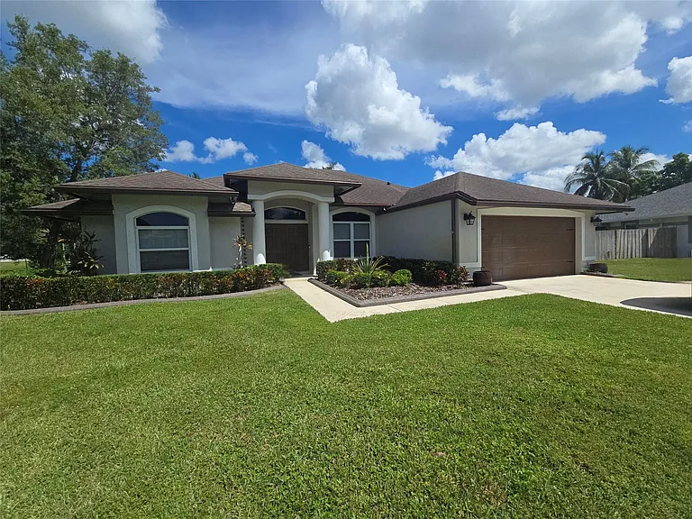13917 Sheffield Ct — Photo 1