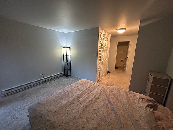 4th image of 11006 NE 68th St APT 825