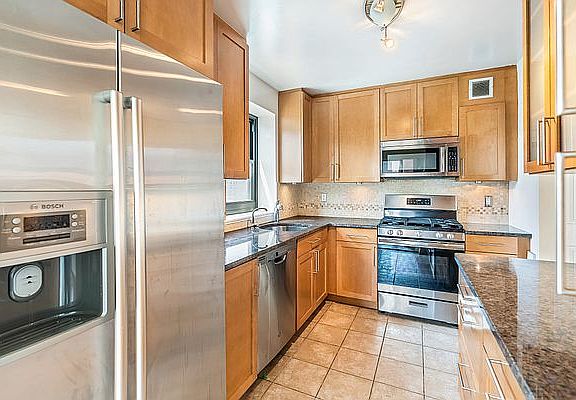 5th image of 100 W 89th St APT 7E