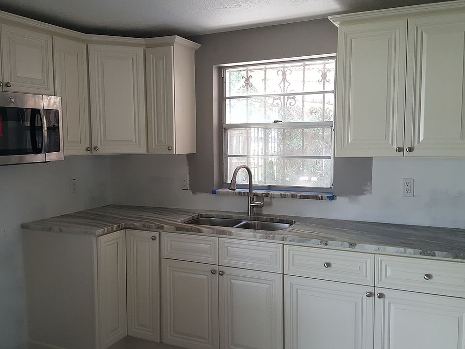 1st image of 6005 N Hale Ave