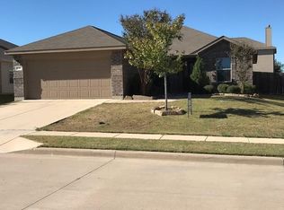 608 Rio Bravo Dr, Haslet, TX 76052