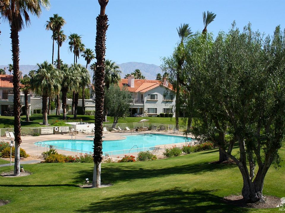 2nd image of 223 E Vista Royale Cir
