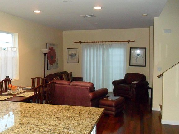 3rd image of 9069 Catherine St