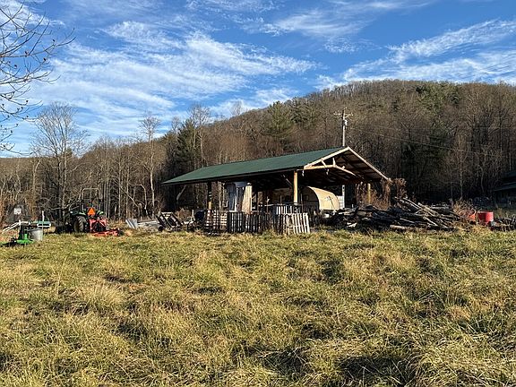 3rd image of 4526 State Highway 60