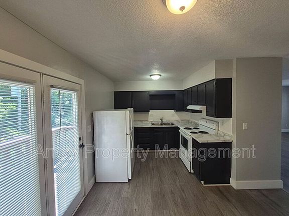 3rd image of 218 Park Ave #5