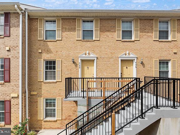 2nd image of 905 S Rolfe St #2