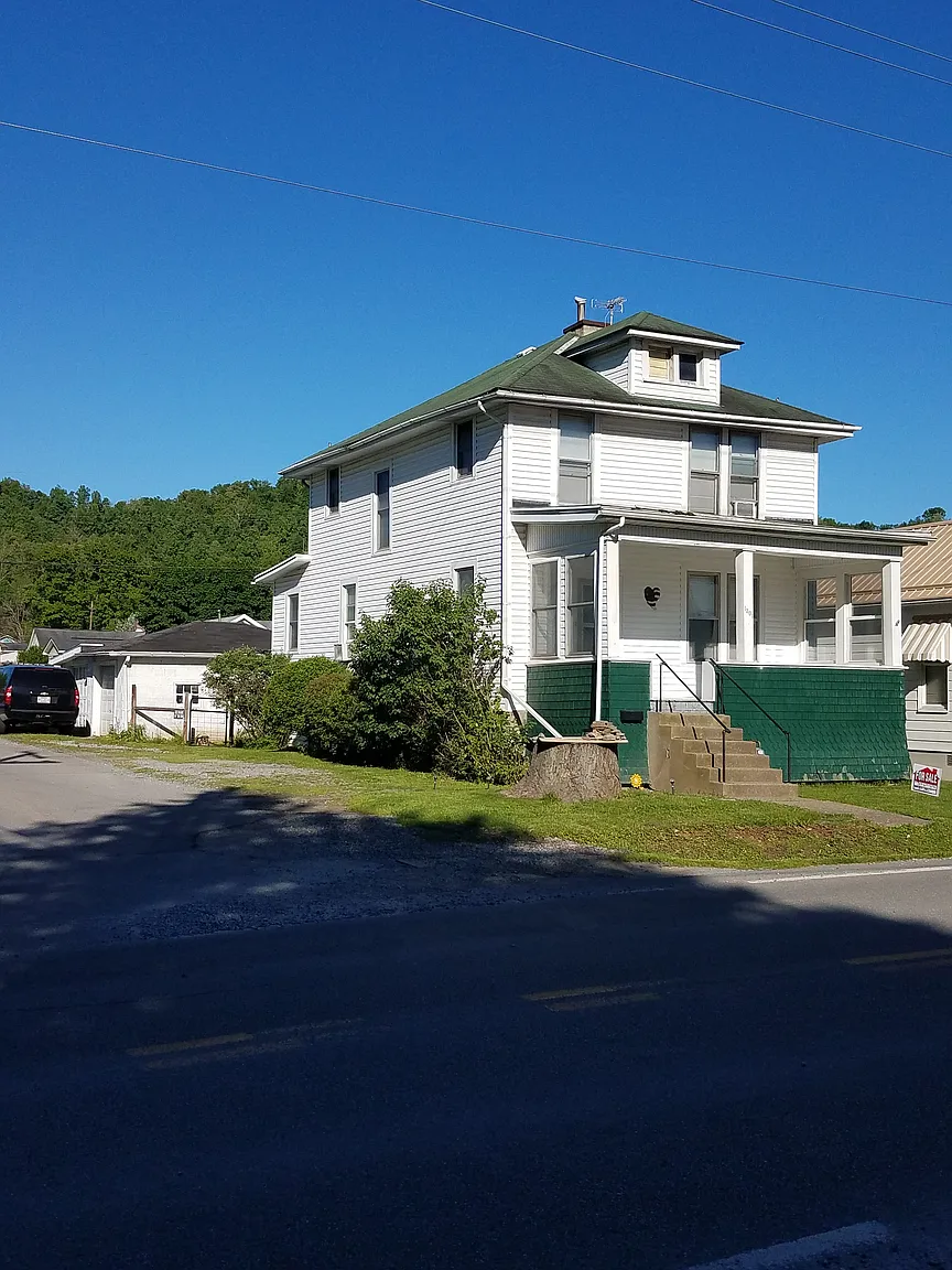 1301 N River Ave photo 1