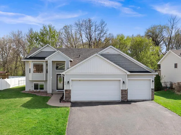 612 6th St N, Montrose, MN 55363
