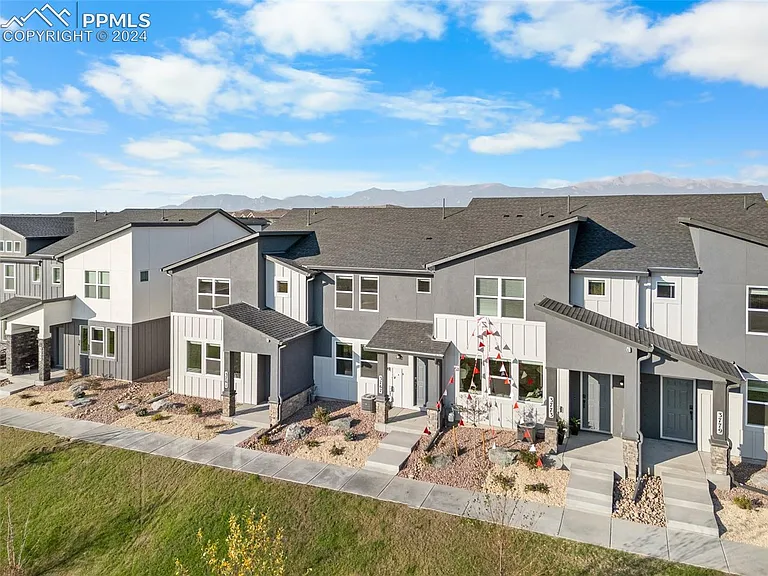 3665 Levy Park Dr — Photo 14