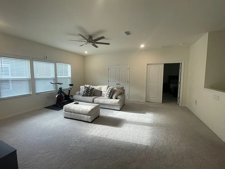 13616 NW 14th Pl — Photo 13