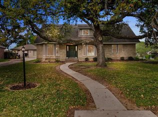 15431 Wandering Trl, Friendswood, TX 77546