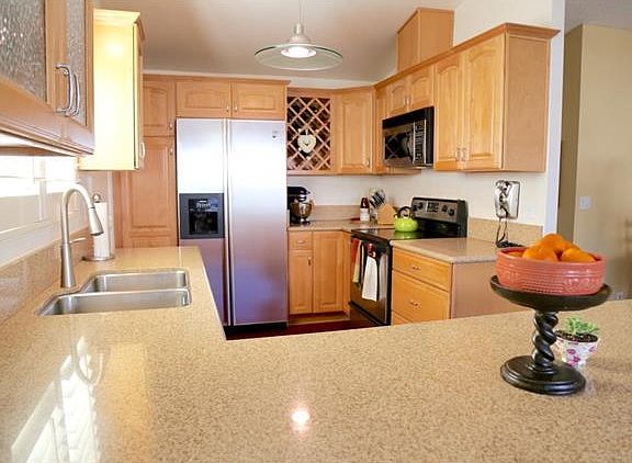 4th image of 927 Primrose Ave