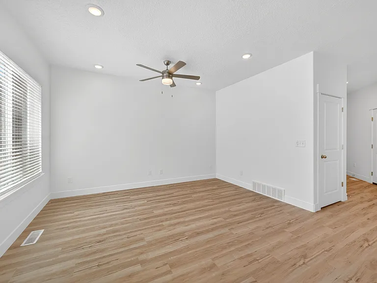 12672 S Bishop Pass Cv — Photo 5