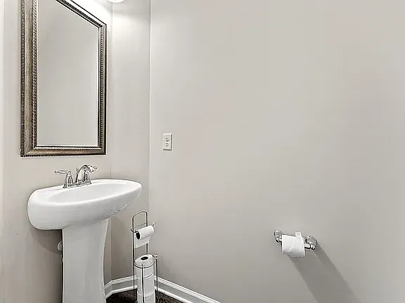 3161 Matthews Dr — Photo 8