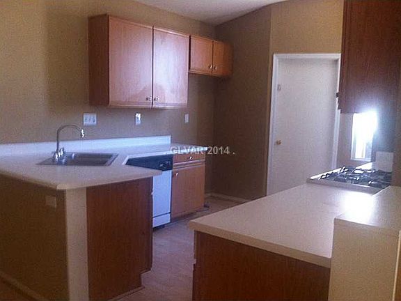 3rd image of 341 Mindoro Ave