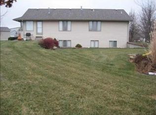 95 S Roupp St, Hesston, KS 67062