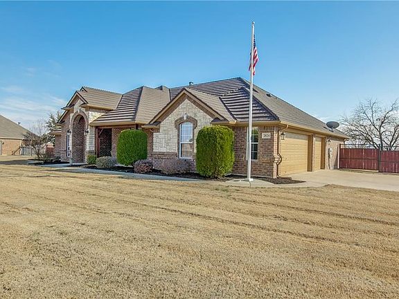 2nd image of 2824 Aston Wood Dr