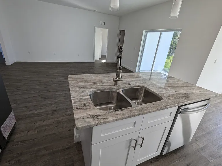 504 Saint Johns Ct — Photo 10
