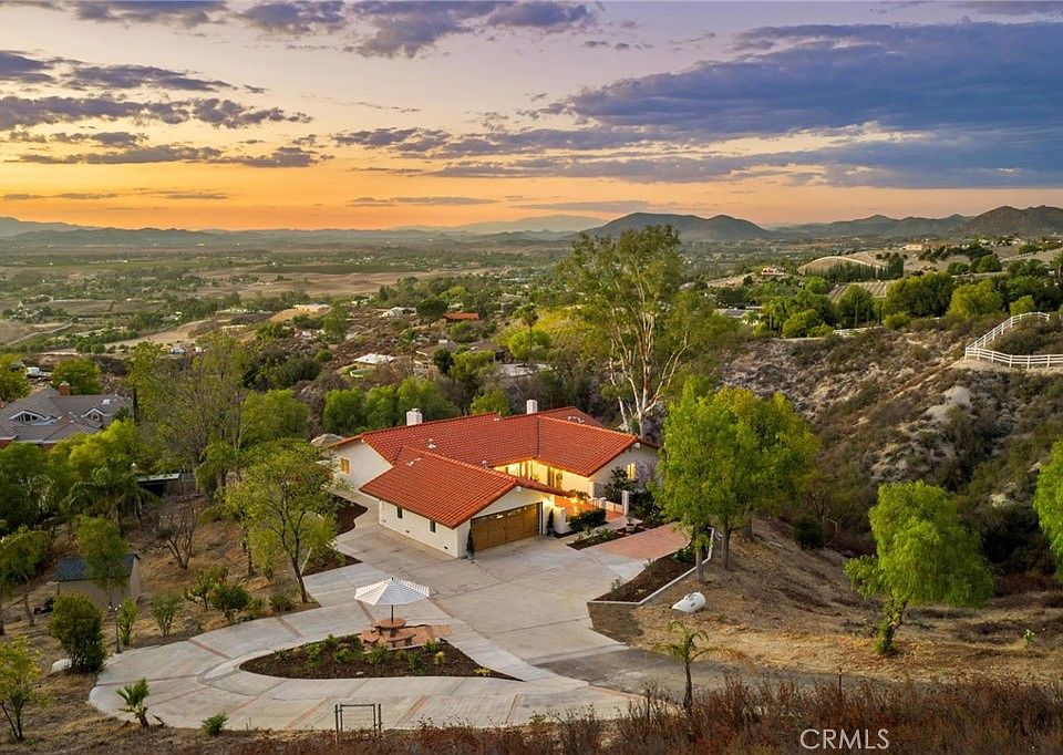 1st image of 41525 Avenida Ortega