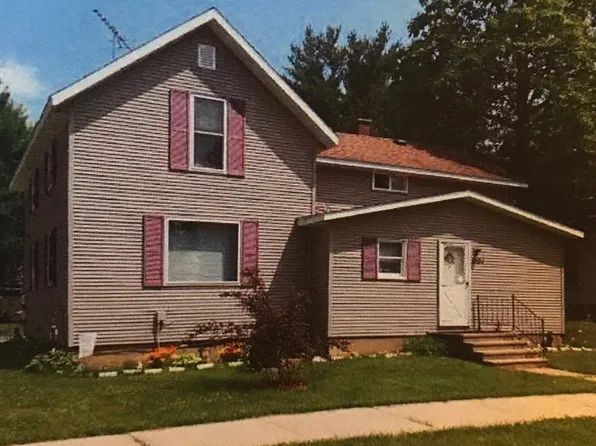 1004 S River St #2, Shawano, WI 54166