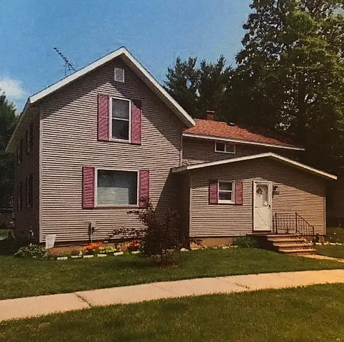 1004 S River St #2 Photo 1