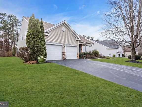 2nd image of 121 Golf View Dr