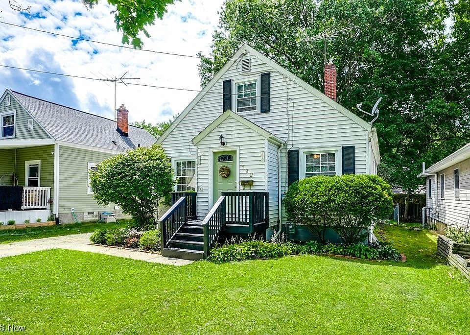 1st image of 132 Harcourt Dr