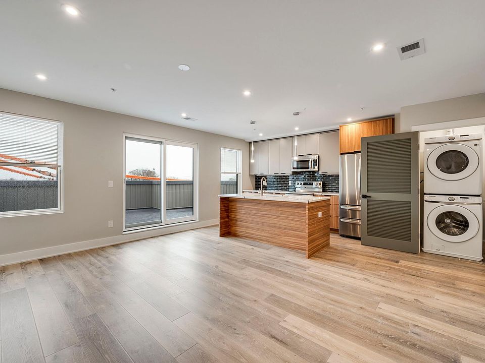1st image of 2202 N Marshall St #6