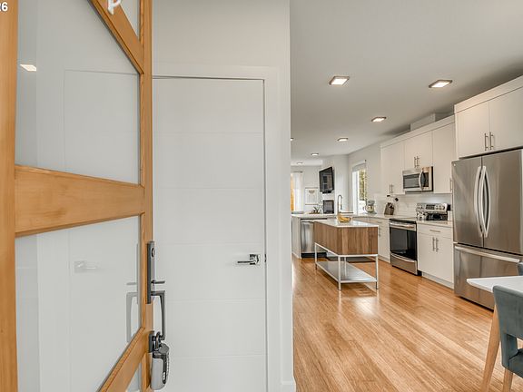 5th image of 1390 N Simpson St