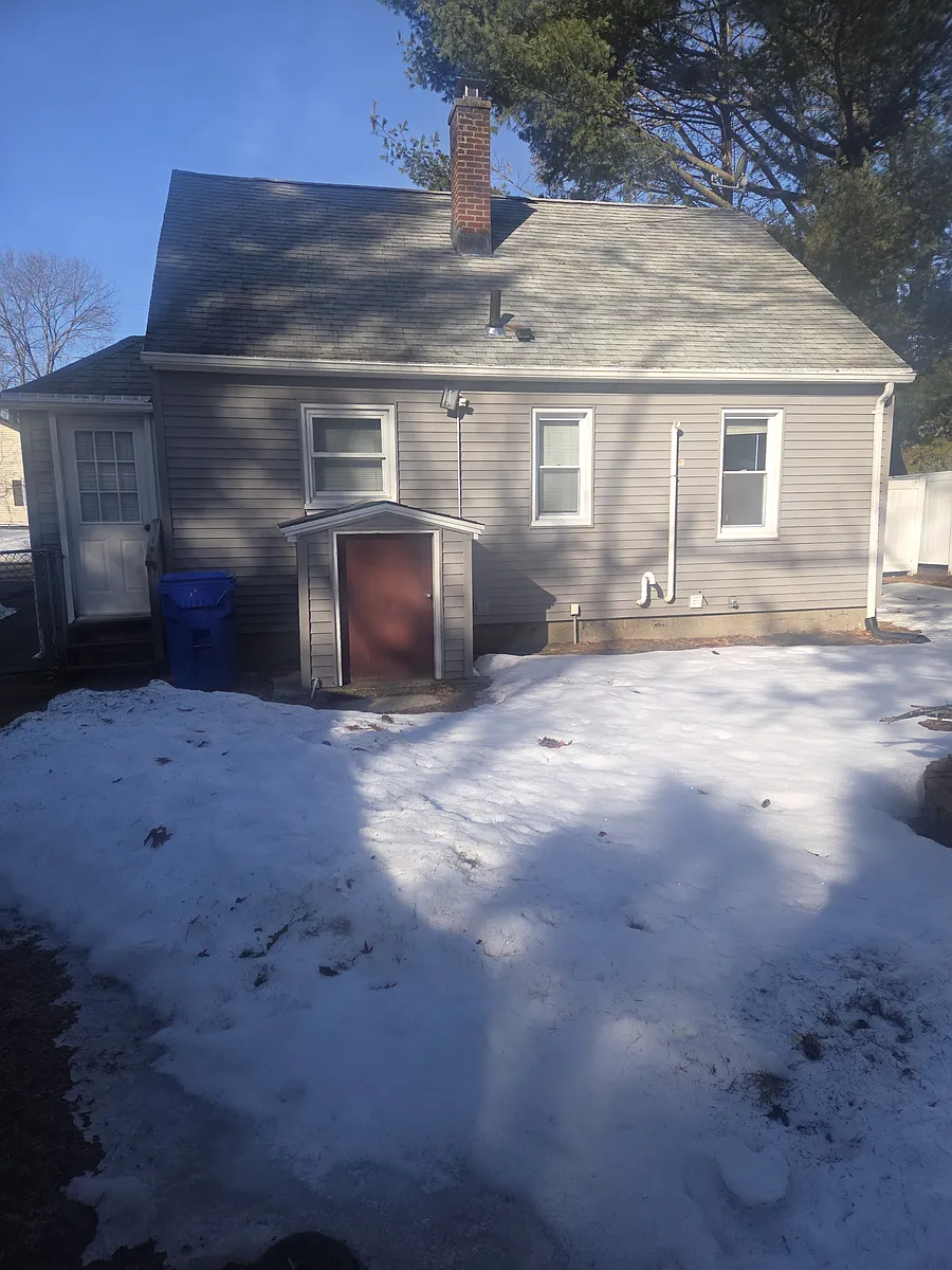 Building Photo - 63 Granger St